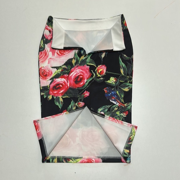 FLORAL TANGO MIDI SKIRT IN ROSES PRINT WITH BACK SLIT BACK ZIPPER - Picture 5 of 9